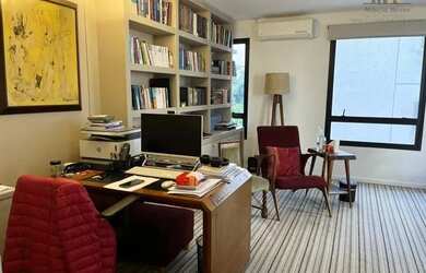 Imagem: O depósito possui 1 Vaga na garagem e 37m² de Área e está