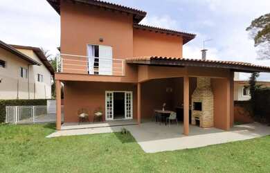 Imagem: A casa em condomínio possui 3 Dormitórios, 3 Banheiros, 4