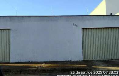 Imagem: A casa possui 2 Dormitórios, 1 Banheiro, 250m² de Área e