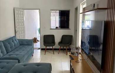 Imagem: A casa possui 2 Dormitórios, 2 Banheiros, 1 Vaga na garagem