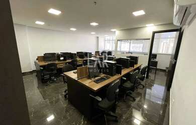 Imagem: O depósito possui 2 Vagas na garagem e 103m² de Área e está