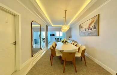 Imagem: O apartamento possui 4 Dormitórios, 5 Banheiros, 3 Vagas na