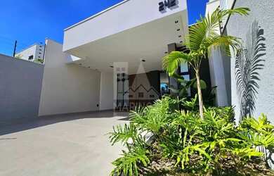 Imagem: A casa possui 3 Dormitórios, 3 Banheiros, 4 Vagas na garagem