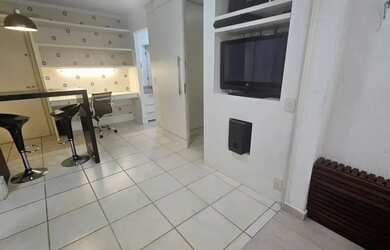 Imagem: O apartamento possui 1 Dormitório, 1 Banheiro, 1 Vaga na garagem