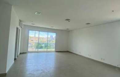 Imagem: O depósito possui 1 Vaga na garagem, 51m² de Área e está