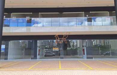 Imagem: O depósito possui 5 Vagas na garagem e 65m² de Área e está