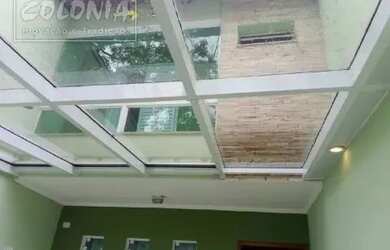 Imagem: A casa possui 2 Dormitórios, 3 Banheiros, 1 Vaga na garagem