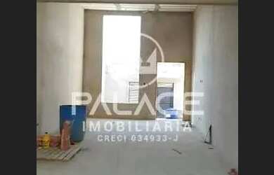 Imagem: A casa possui 1 Dormitório, 1 Banheiro, 4 Vagas na garagem