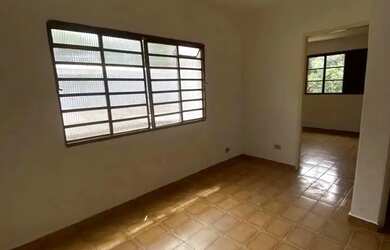 Imagem: A casa possui 2 Dormitórios, 1 Banheiro e 120m² de Área e