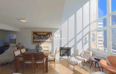 Imagem: O apartamento possui 3 Dormitórios, 1 Banheiro, 2 Vagas na