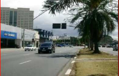 Imagem: O depósito possui 5 Vagas na garagem, 840m² de Área e está