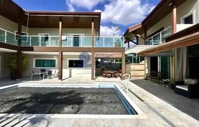 Imagem: A casa em condomínio à venda possui 5 Dormitórios, 5 Banheiros