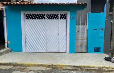 Imagem: A casa possui 2 Dormitórios, 2 Banheiros, 1 Vaga na garagem