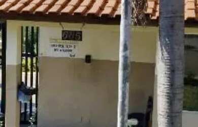 Imagem: O apartamento possui 3 Dormitórios, 1 Banheiro, 1 Vaga na garagem