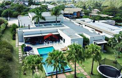 Imagem: A casa em condomínio possui 5 Dormitórios, 5 Banheiros, 5