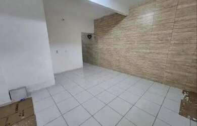 Imagem 5: VENDO CASA NA AREINHA. Varanda, 2 Vagas na garageme3 Dormitórios