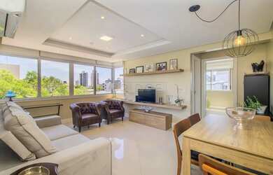 Imagem: O apartamento possui 1 Dormitório, 1 Banheiro, 2 Vagas na garagem