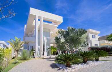 Imagem: A casa em condomínio possui 4 Dormitórios, 5 Banheiros, 5