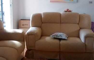 Imagem: A casa possui 3 Dormitórios, 2 Banheiros, 2 Vagas na garagem