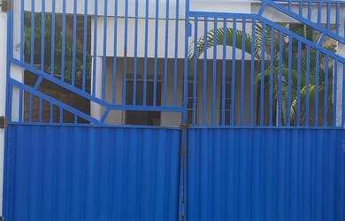 Imagem: A casa possui 1 Dormitório, 1 Banheiro e 1 Vaga na garagem