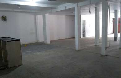 Imagem 3: Ponto comercial frente de avenida com 240 metros quadrados, vestiário...