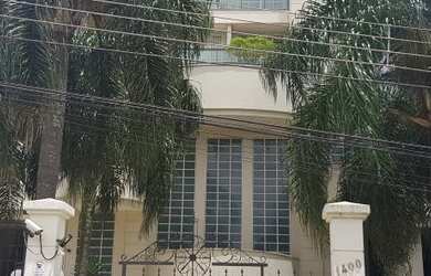 Imagem: O apartamento possui 3 Dormitórios, 2 Banheiros, 3 Vagas na