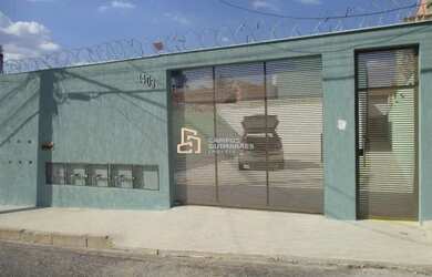 Imagem: A casa possui 2 Dormitórios, 2 Banheiros, 1 Vaga na garagem