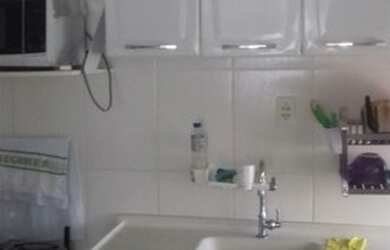 Imagem: O apartamento possui 2 Dormitórios, 1 Banheiro, 2 Vagas na