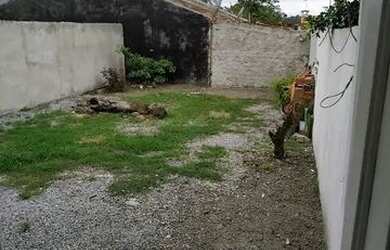 Imagem: A casa possui 2 Dormitórios, 1 Banheiro, 2 Vagas na garagem