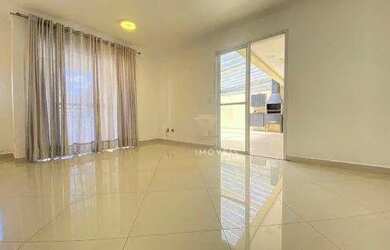 Imagem: O apartamento possui 2 Dormitórios, 2 Banheiros, 2 Vagas na