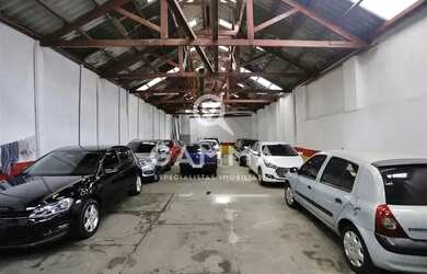 Imagem: O depósito possui 5 Vagas na garagem, 423m² de Área e está