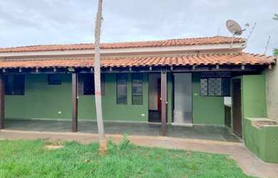 Imagem 3: Caparroz vendo - casa com terreno livre na frente