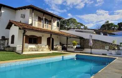 Imagem: A casa em condomínio possui 4 Dormitórios, 3 Banheiros, 3