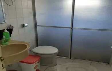 Imagem 10: Sobrado para venda possui 115 metros quadrados com 3 quartos em Centro...