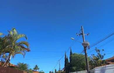 Imagem: A casa possui 4 Dormitórios, 4 Banheiros, 3 Vagas na garagem