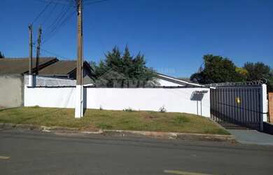 Imagem: A casa possui 4 Dormitórios, 1 Banheiro e 100m² de Área e