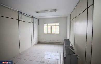 Imagem: O depósito possui 250-0m² de Área e está localizado em Centro