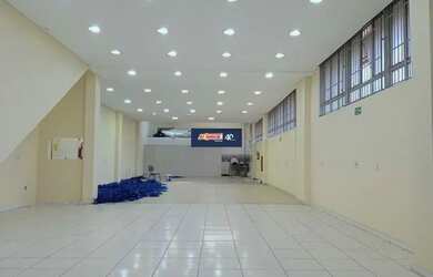 Imagem: O depósito possui 350m² de Área e está localizado em Vila