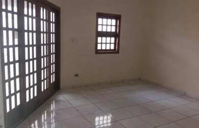 Imagem: A casa possui 2 Dormitórios, 1 Banheiro, 90m² de Área e