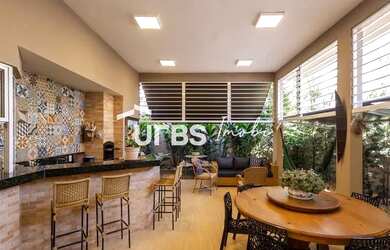 Imagem: A casa em condomínio possui 4 Dormitórios, 5 Banheiros, 4