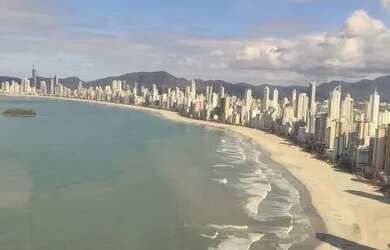 Imagem: O apartamento possui 3 Dormitórios, 4 Banheiros, 3 Vagas na