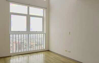 Imagem: O apartamento na cobertura possui 1 Dormitório, 2 Banheiros