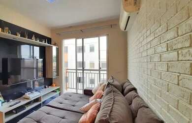 Imagem: O apartamento possui 3 Dormitórios, 1 Banheiro, 2 Vagas na