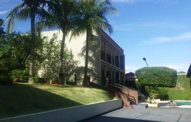 Imagem: A casa à venda possui 5 Dormitórios, 4 Banheiros, 5 Vagas