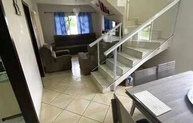 Imagem: A casa possui 5 Dormitórios, 3 Banheiros, 2 Vagas na garagem