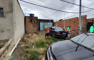 Imagem: A casa possui 3 Dormitórios, 2 Banheiros, 3 Vagas na garagem