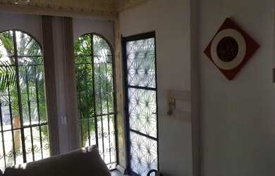 Imagem: O depósito possui 5 Vagas na garagem, 1.450m² de Área e