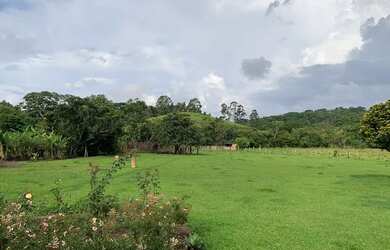 Imagem: O terreno e está localizado em Centro, Atibaia à venda por