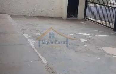 Imagem: A casa possui 3 Dormitórios, 3 Banheiros, 4 Vagas na garagem