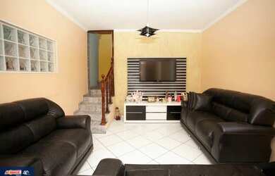 Imagem: A casa possui 3 Dormitórios, 2 Banheiros, 1 Vaga na garagem